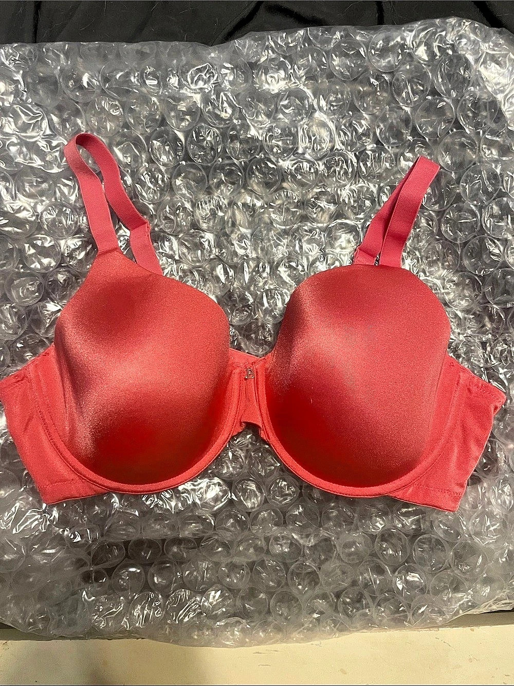 BREEZIES Shimmer Microfiber Underwire T-Shirt Bra Full Coverage Bra in Red Size
